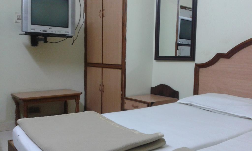 Hotel Agarala Residency Tirupati Quarto foto